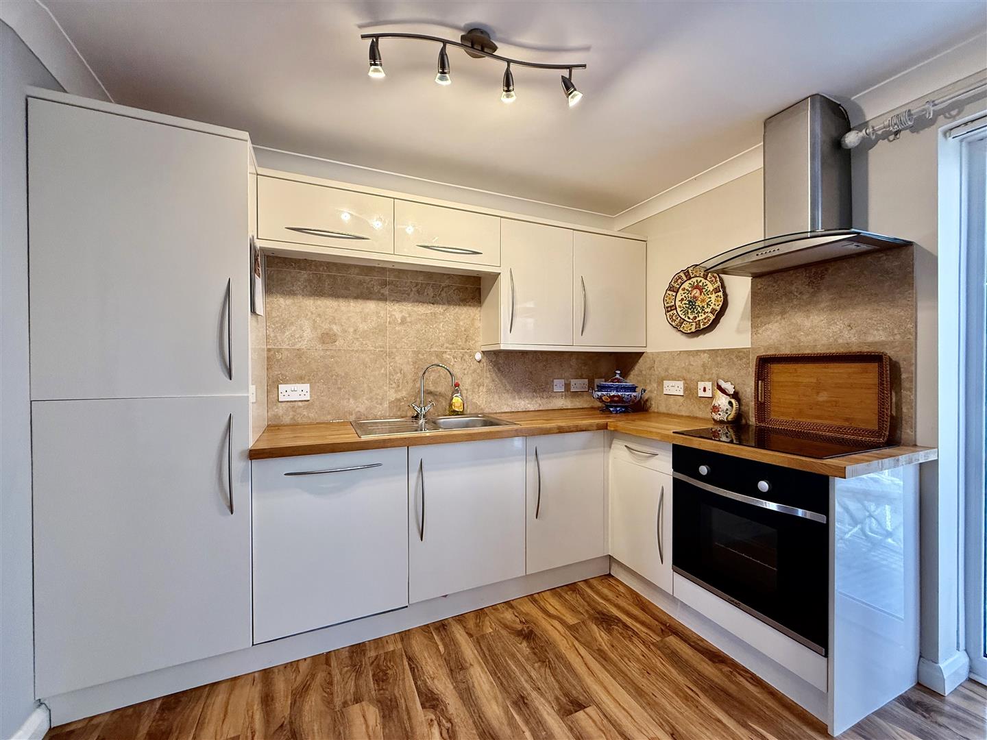 Camona Drive, Marina, Swansea, SA1 1YJ